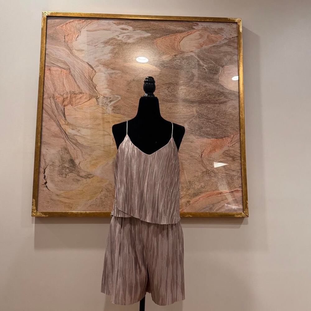 Chic shimmery champagne metallic pleated romper - Picture 2 of 8